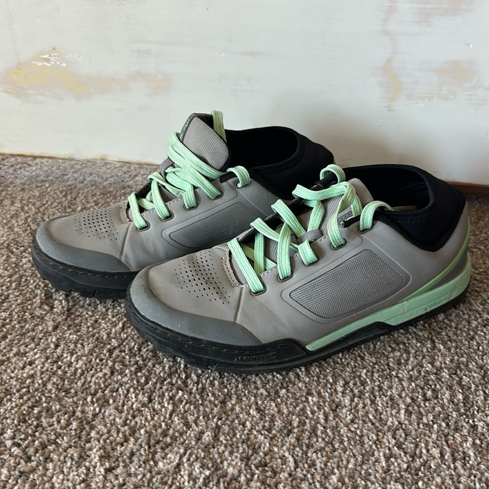 Shimano women biking shoes